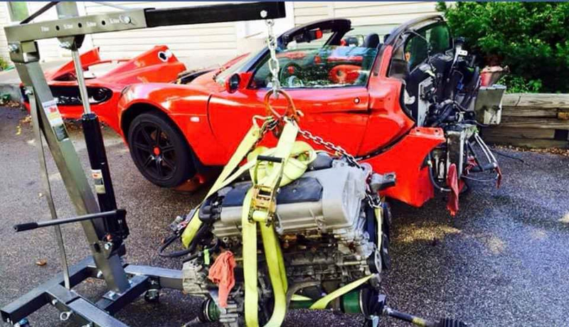 Illustration for article titled Praise All That Is Unholy: Here's A BMW V10 Swapped Into A Lotus Elise